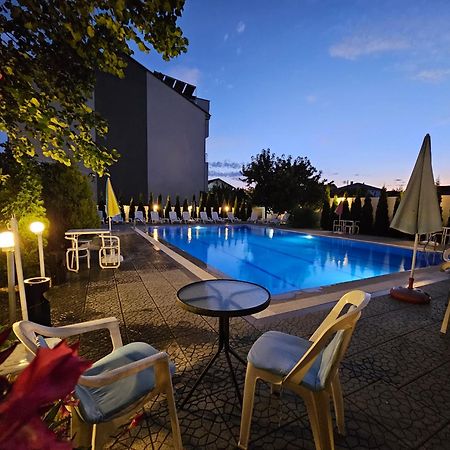 אוהריד Villa Amsterdam מראה חיצוני תמונה