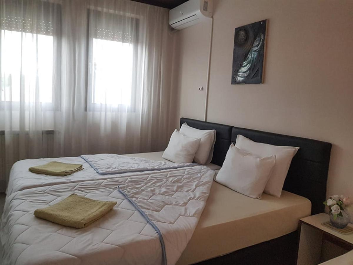 אוהריד Villa Amsterdam מראה חיצוני תמונה