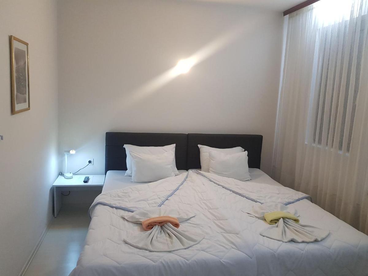 אוהריד Villa Amsterdam מראה חיצוני תמונה