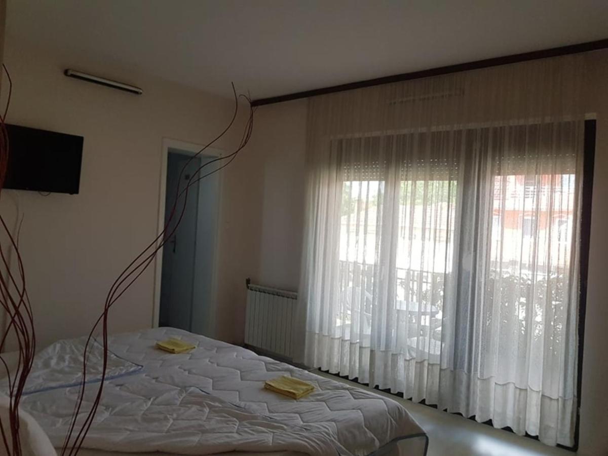 אוהריד Villa Amsterdam מראה חיצוני תמונה