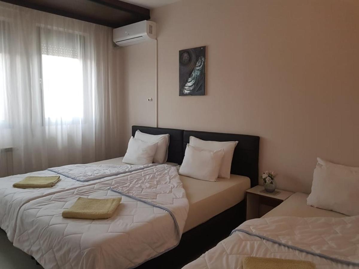 אוהריד Villa Amsterdam מראה חיצוני תמונה