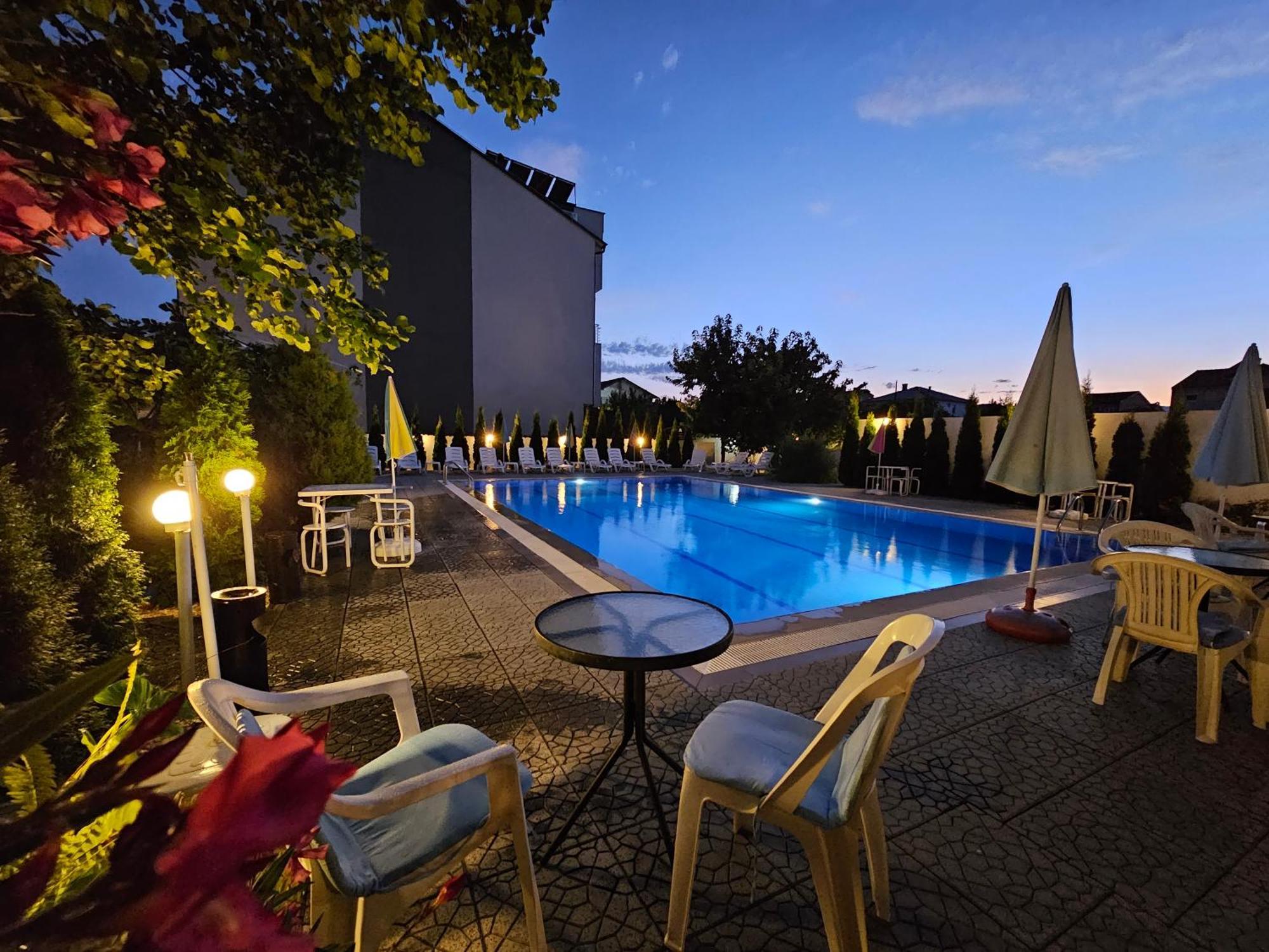 אוהריד Villa Amsterdam מראה חיצוני תמונה